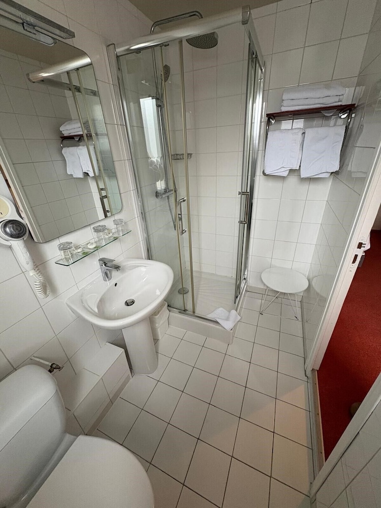 Hotel Moderna 39/50