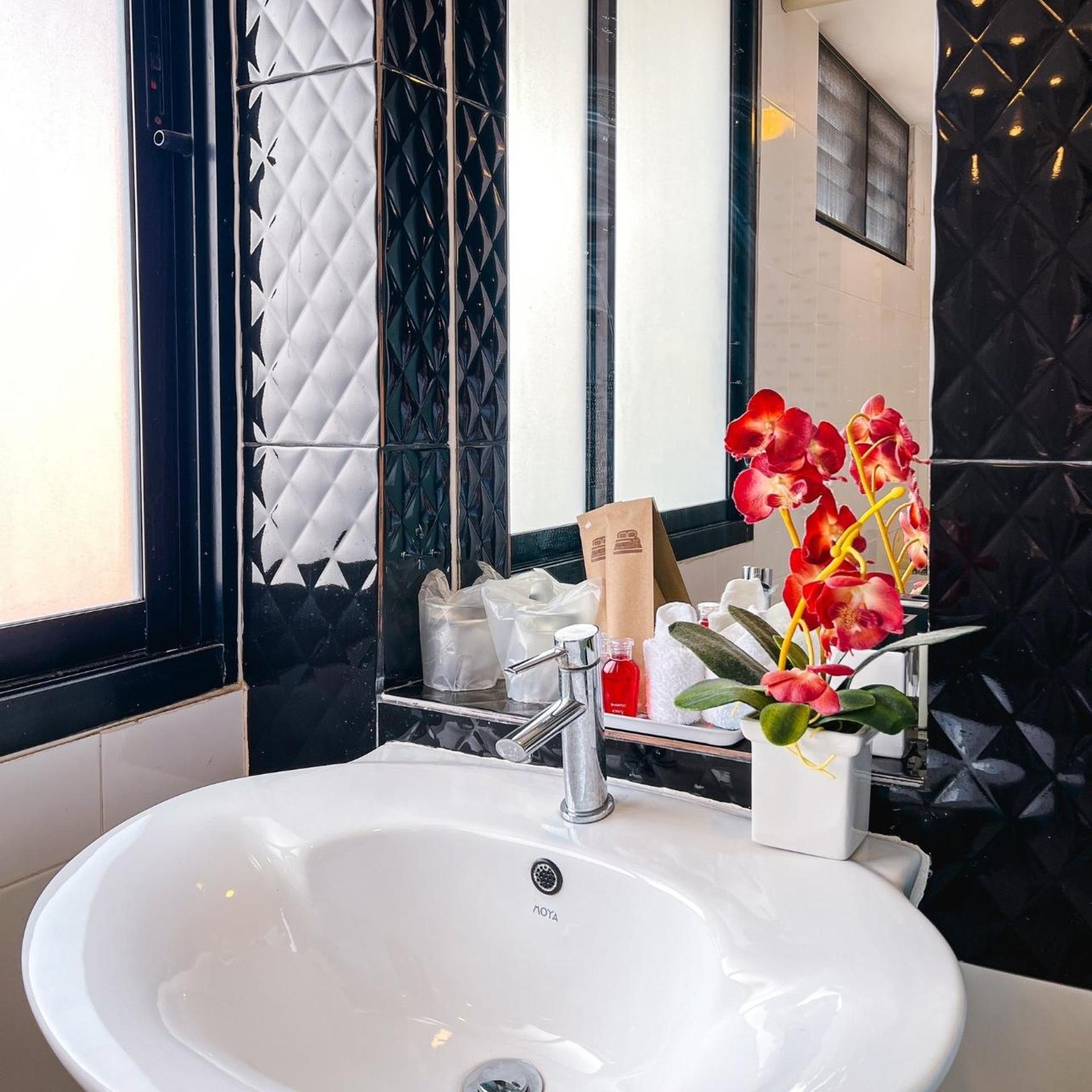 Baik Suite 41/41