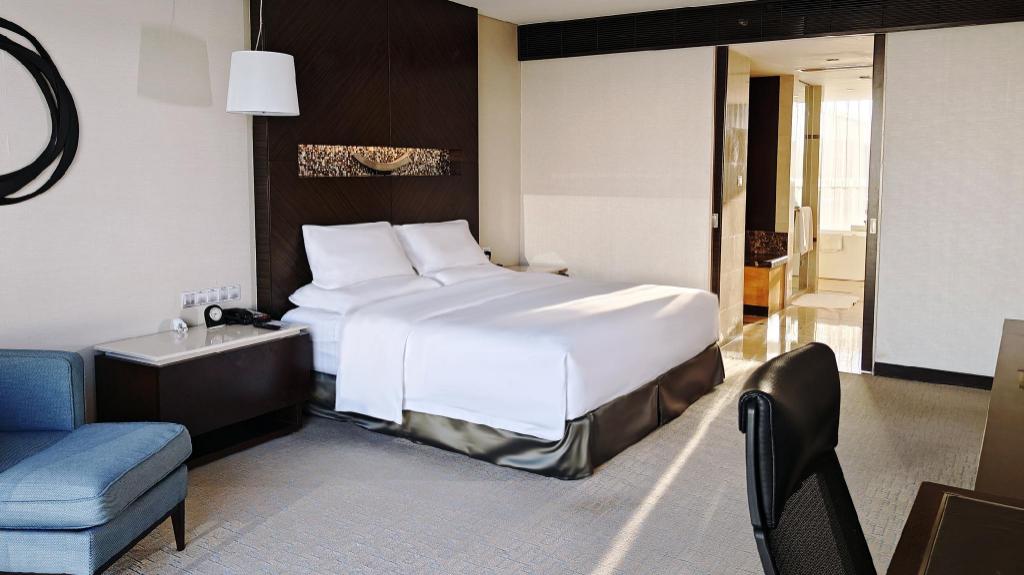 1 Bedroom, Suite, Marina View, Outdoor Jetted Tub