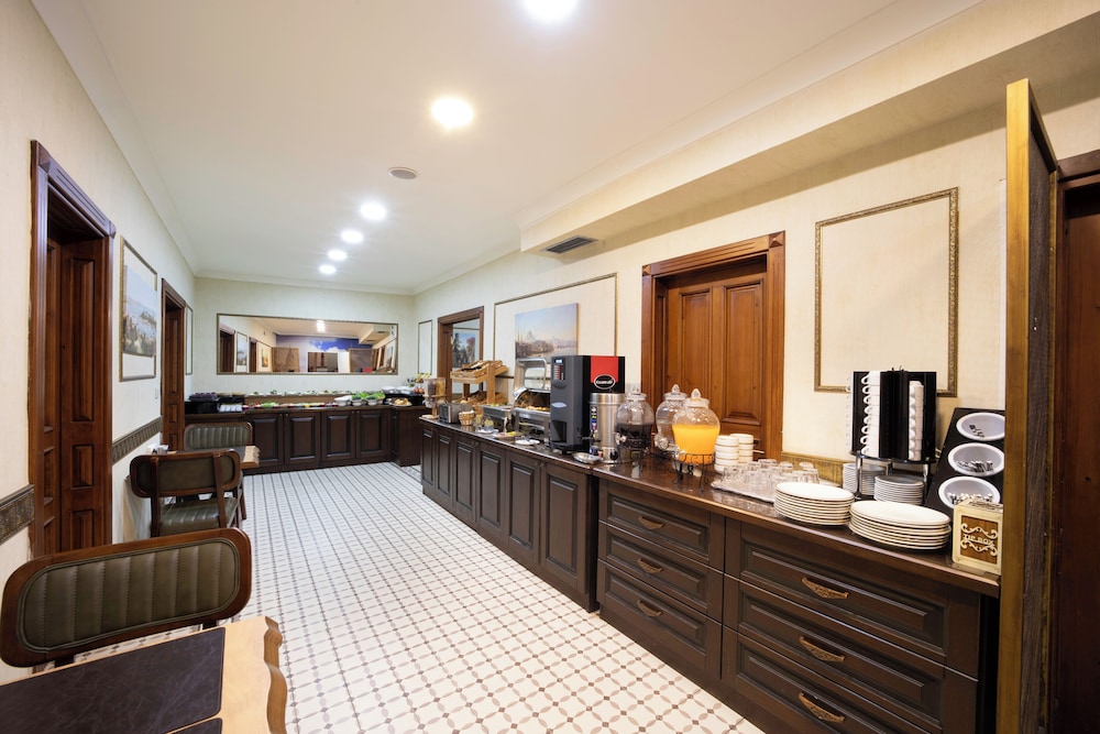 BENDER HOTEL 42/46
