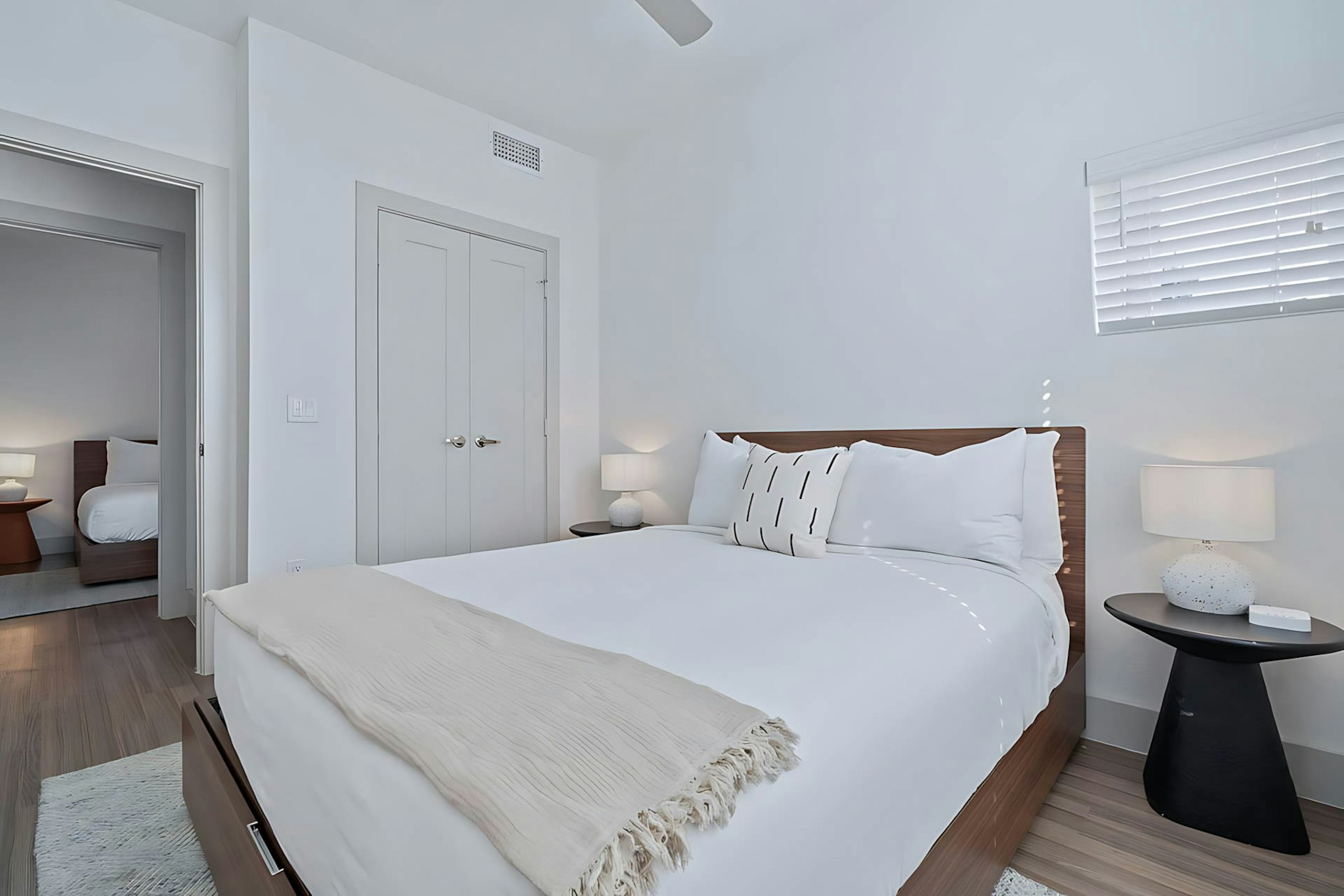 2 BEDROOMS, LAUNDRY, BALCONY