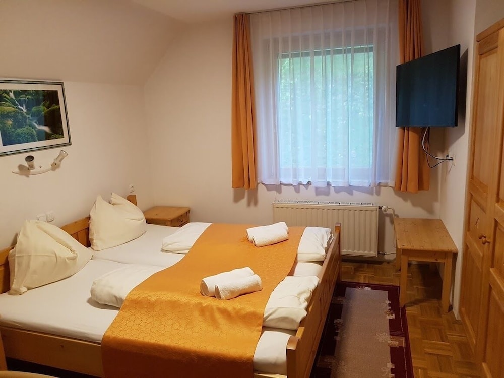 غرفة اقتصادية بسرير كينج، Hotel Gasperin 4/10