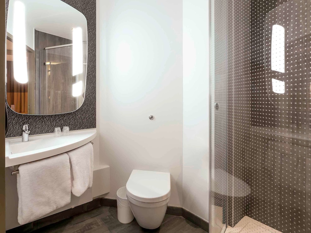 Ibis Niort Est Mendes France 12/47