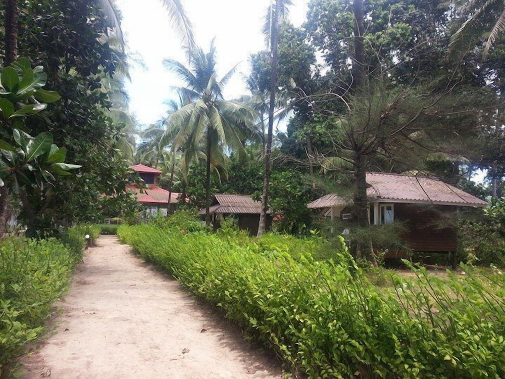 Phayam Coconut Beach Resort 42/50