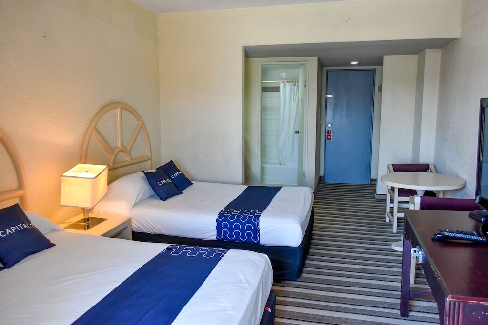 Hotel Costa Ensenada 20/68