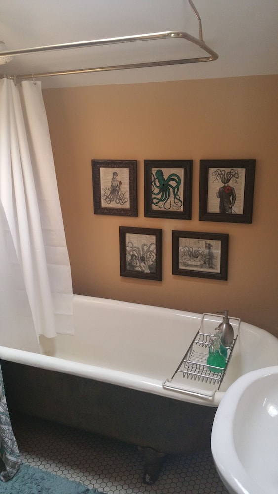 Fig Tree Manor 45/45