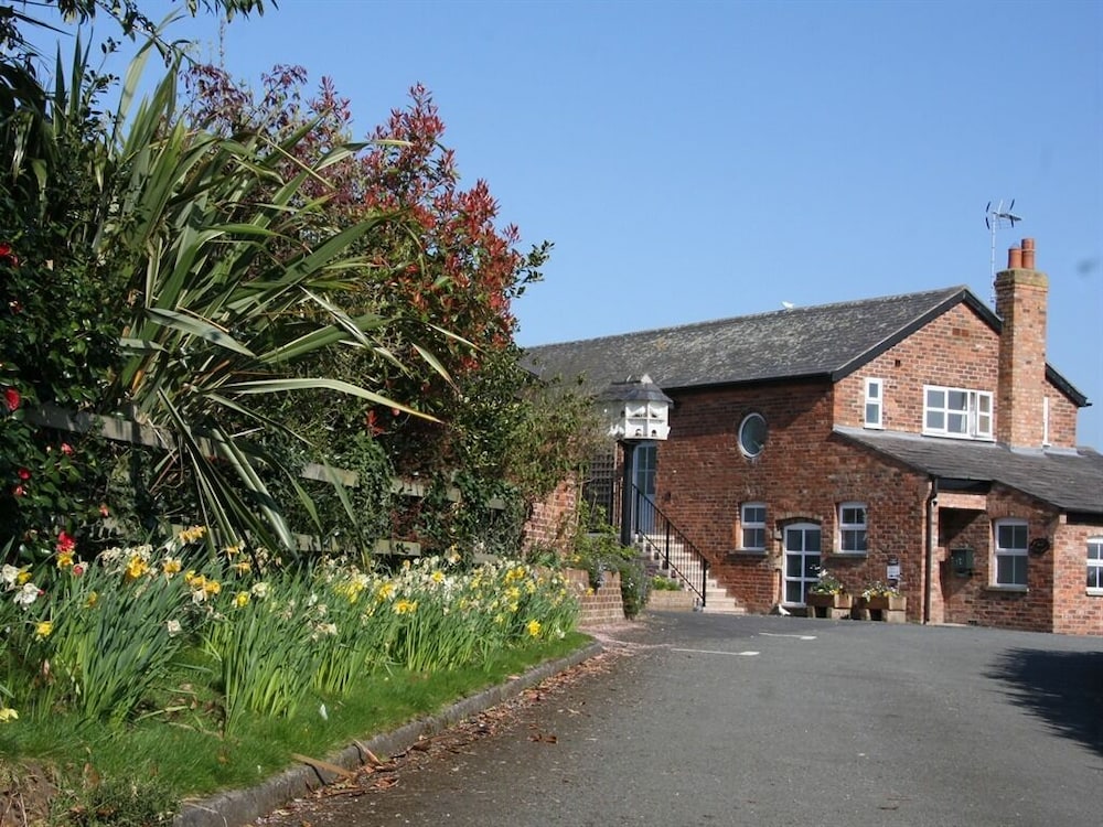 Wall Hill Farm Guest House 25/28