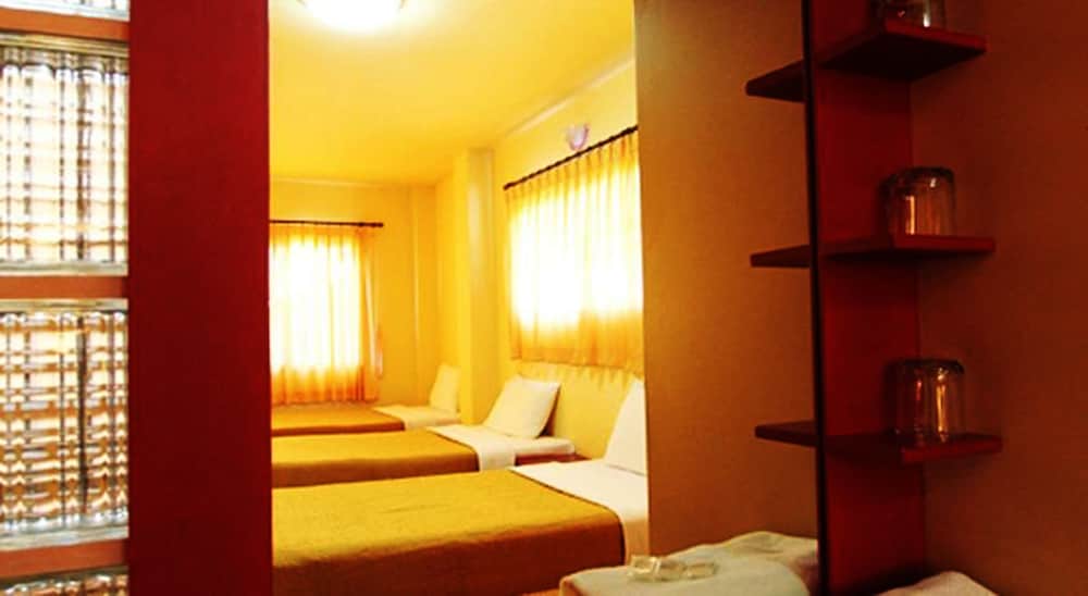 Srisomthai Hotel 16/66