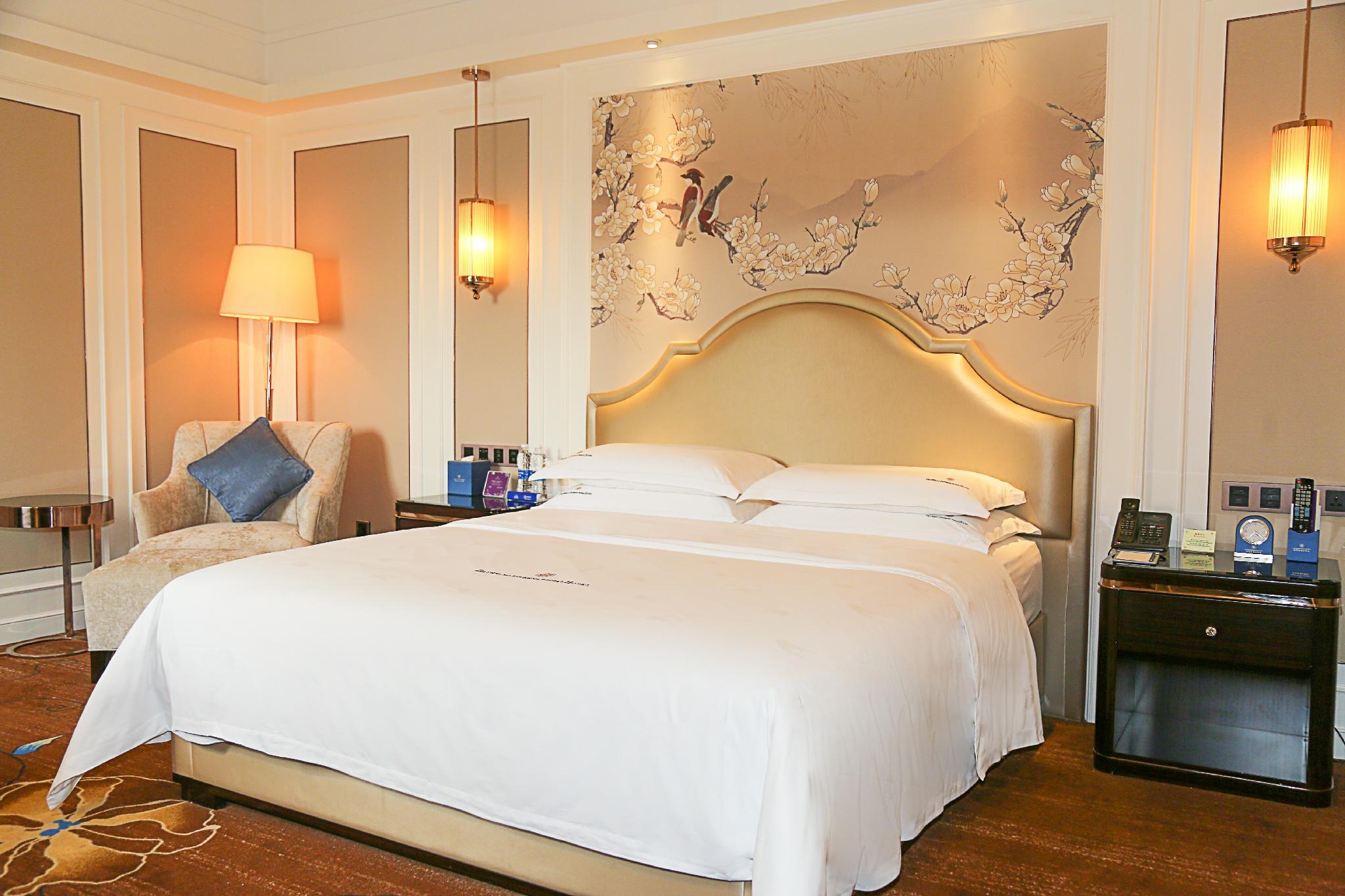 Boutique, Queen Bed