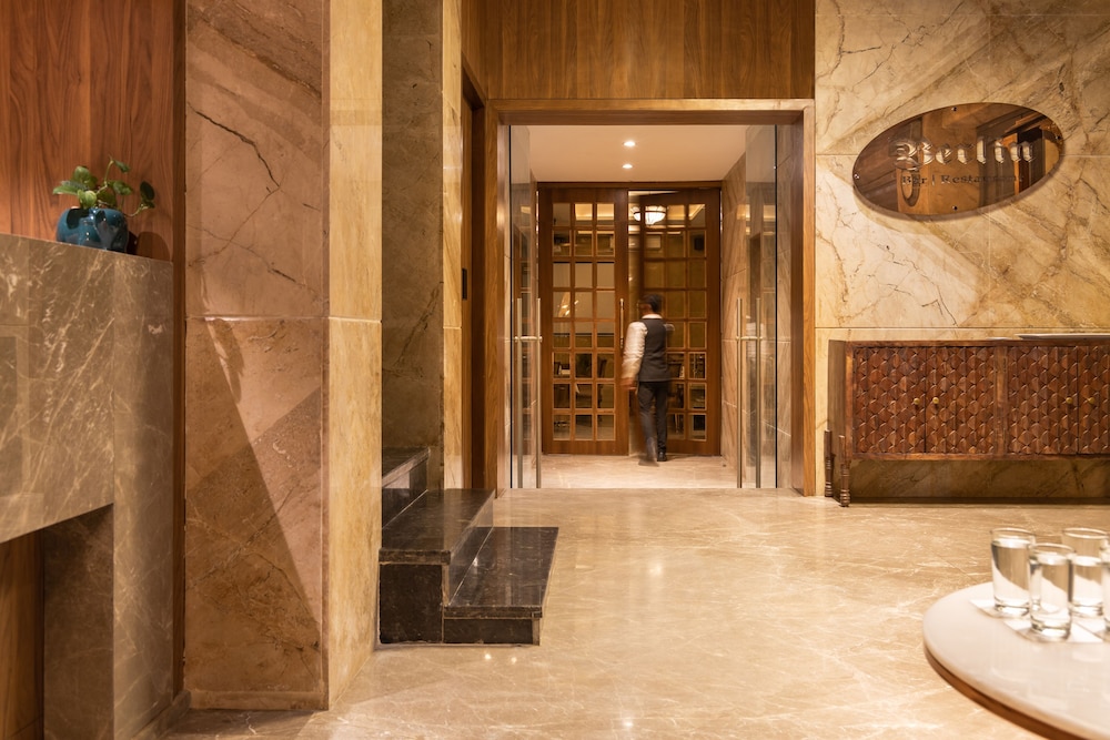 Hotel Rock Regency 5/55