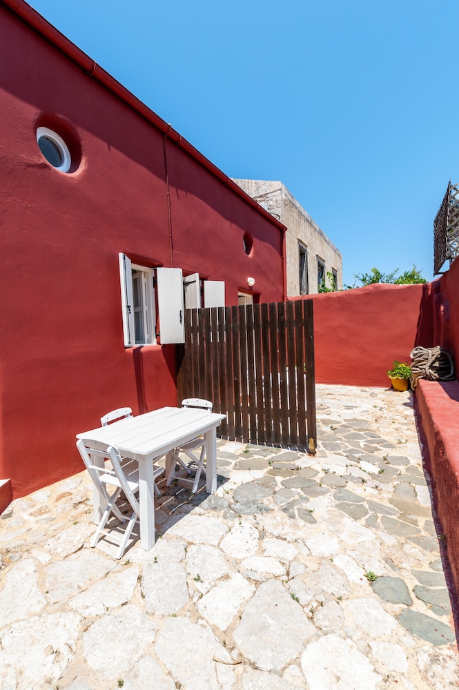 Atlantis Houses 47/49