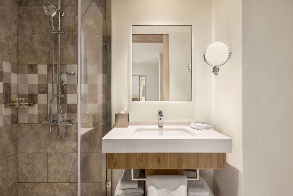 Ramada Encore by Wyndham Zomin 40/41