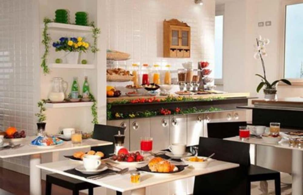 Hotel Tiber Fiumicino 49/68