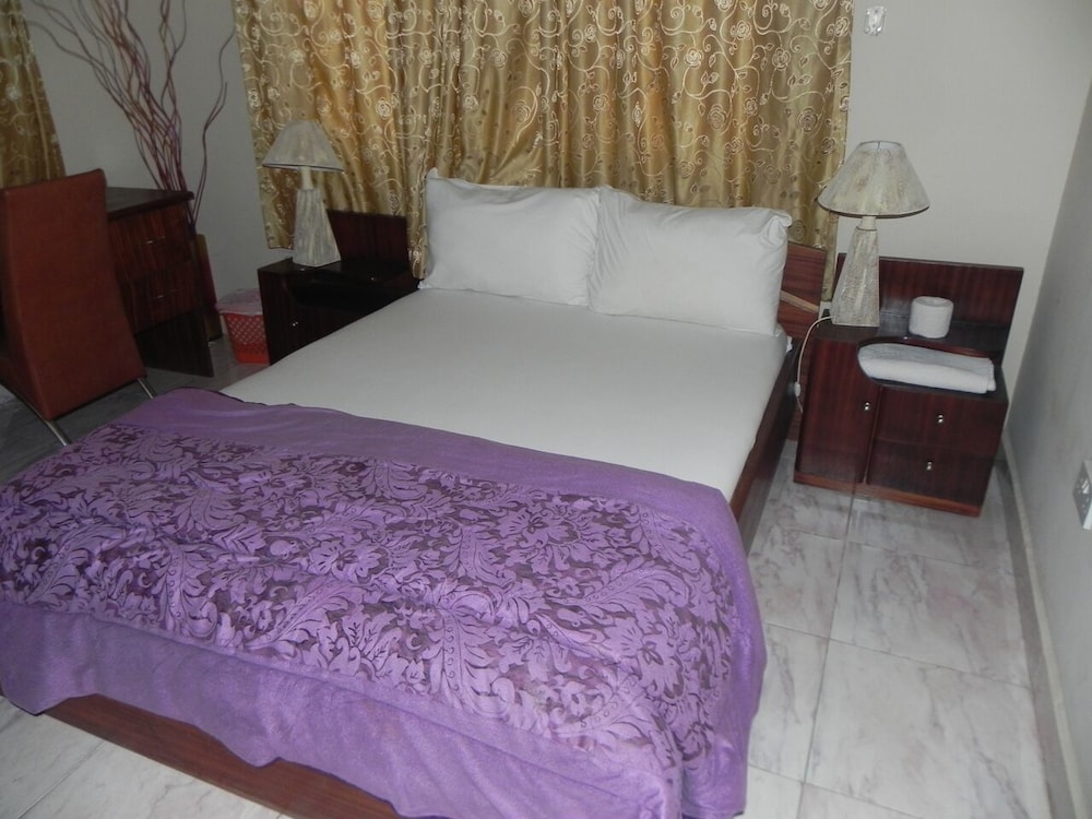 Oriental Hotel North Legon - Adults Only 21/39