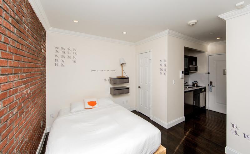 Studio, Queen Bed