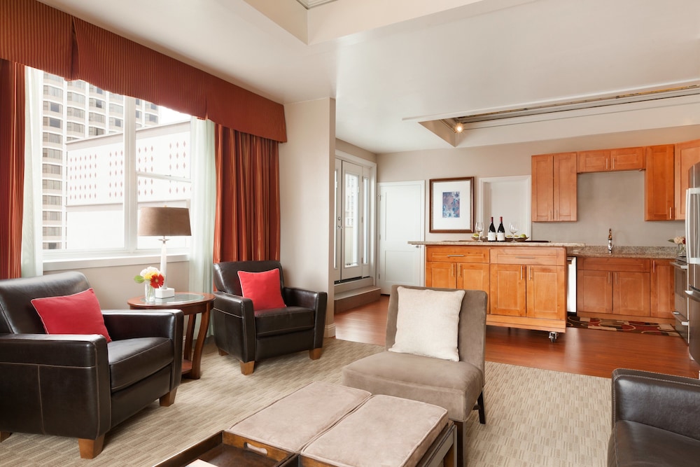 Executive Hotel Vintage Court 46/66