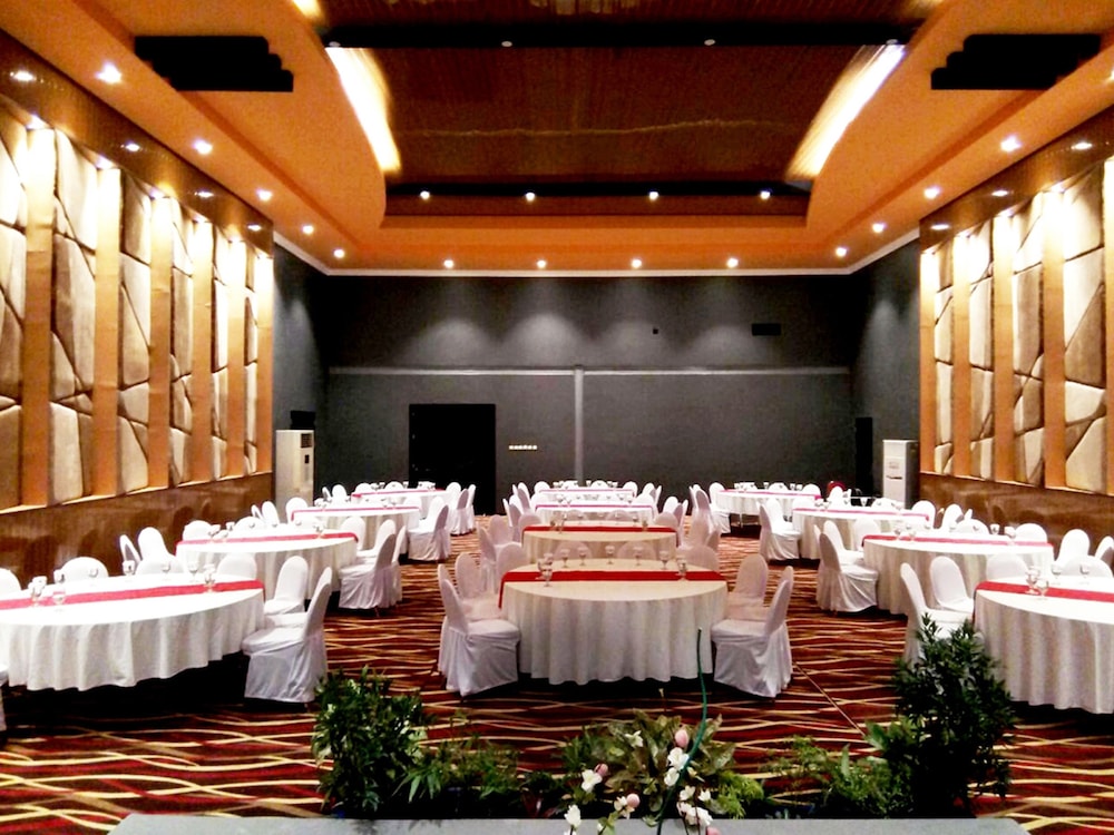 Meotel Purwokerto 37/41