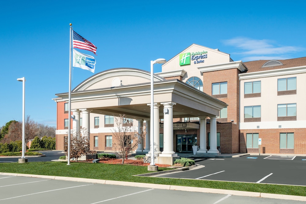Holiday Inn Express Hotel & Suites Tappahannock 1/44