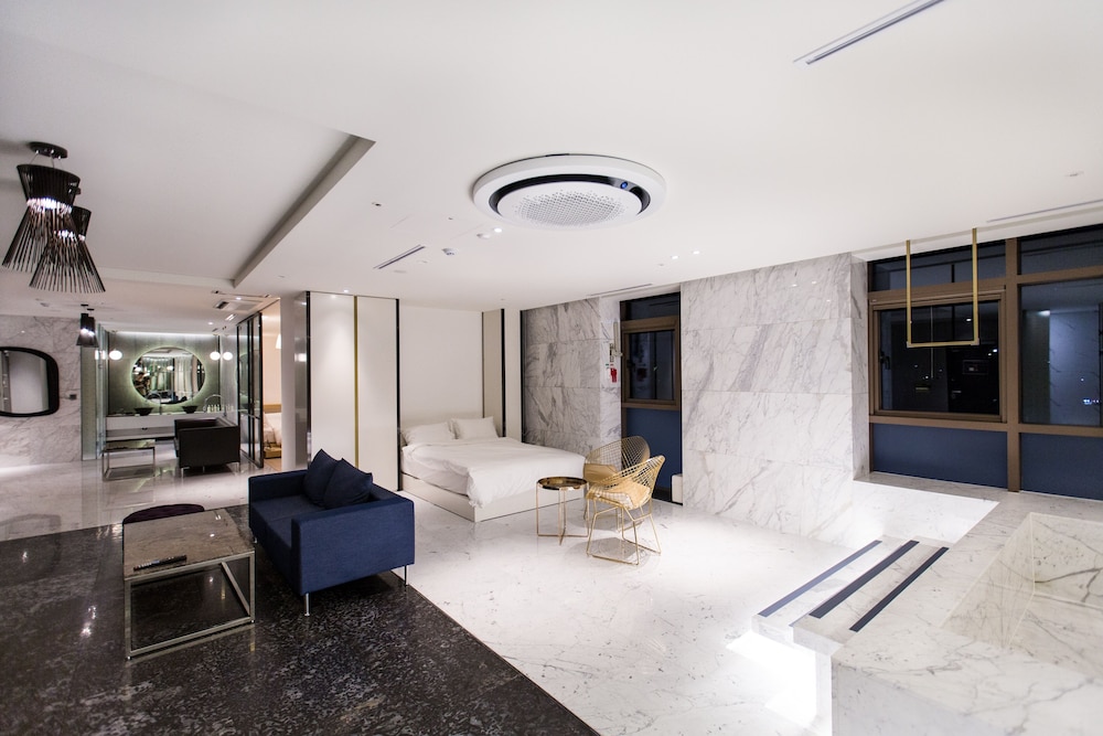 Stay Rak Hotel 57/68