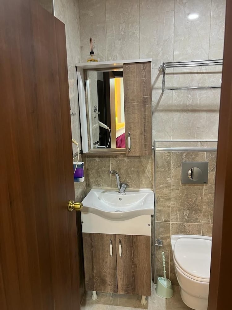 SANLI HOTEL 55/62