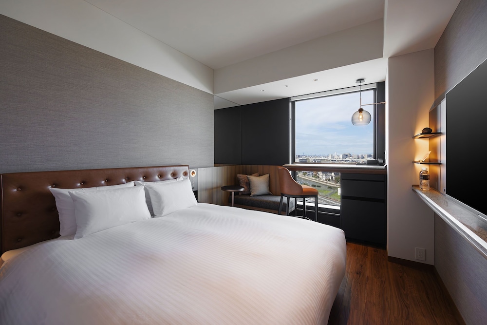 STANDARD, KING BED, RIVER VIEW