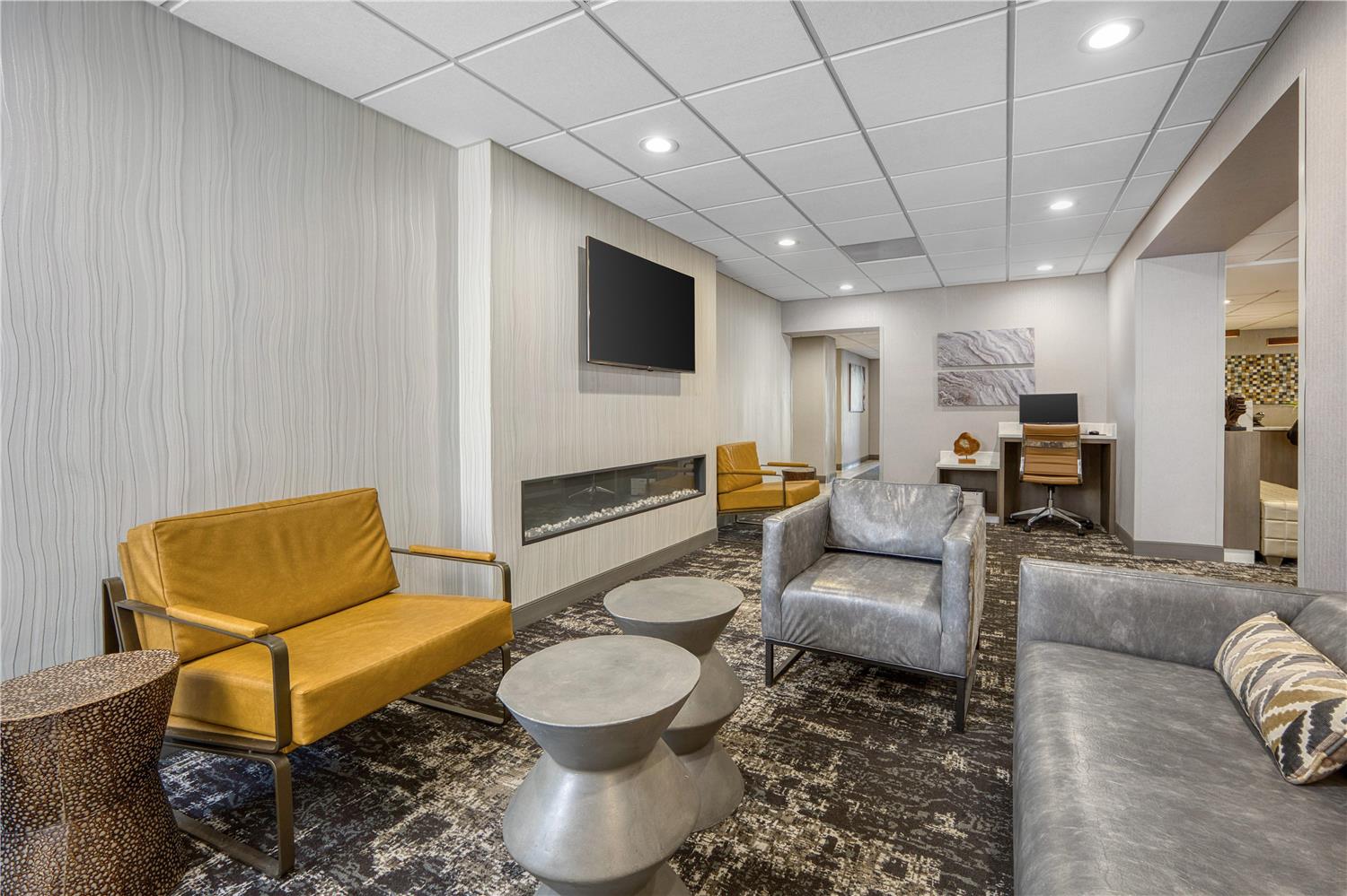 Surestay Plus Hotel By Best Western Chicago Lombard 16/36