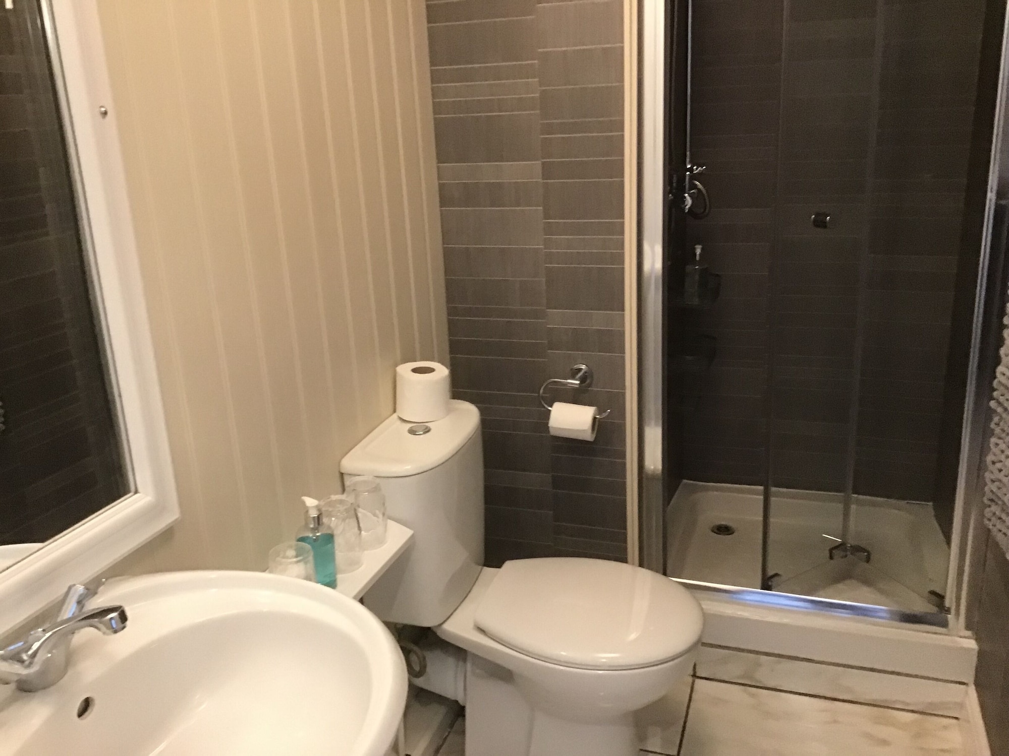 Room, Triple, 1 Double and 1 Single Bed
