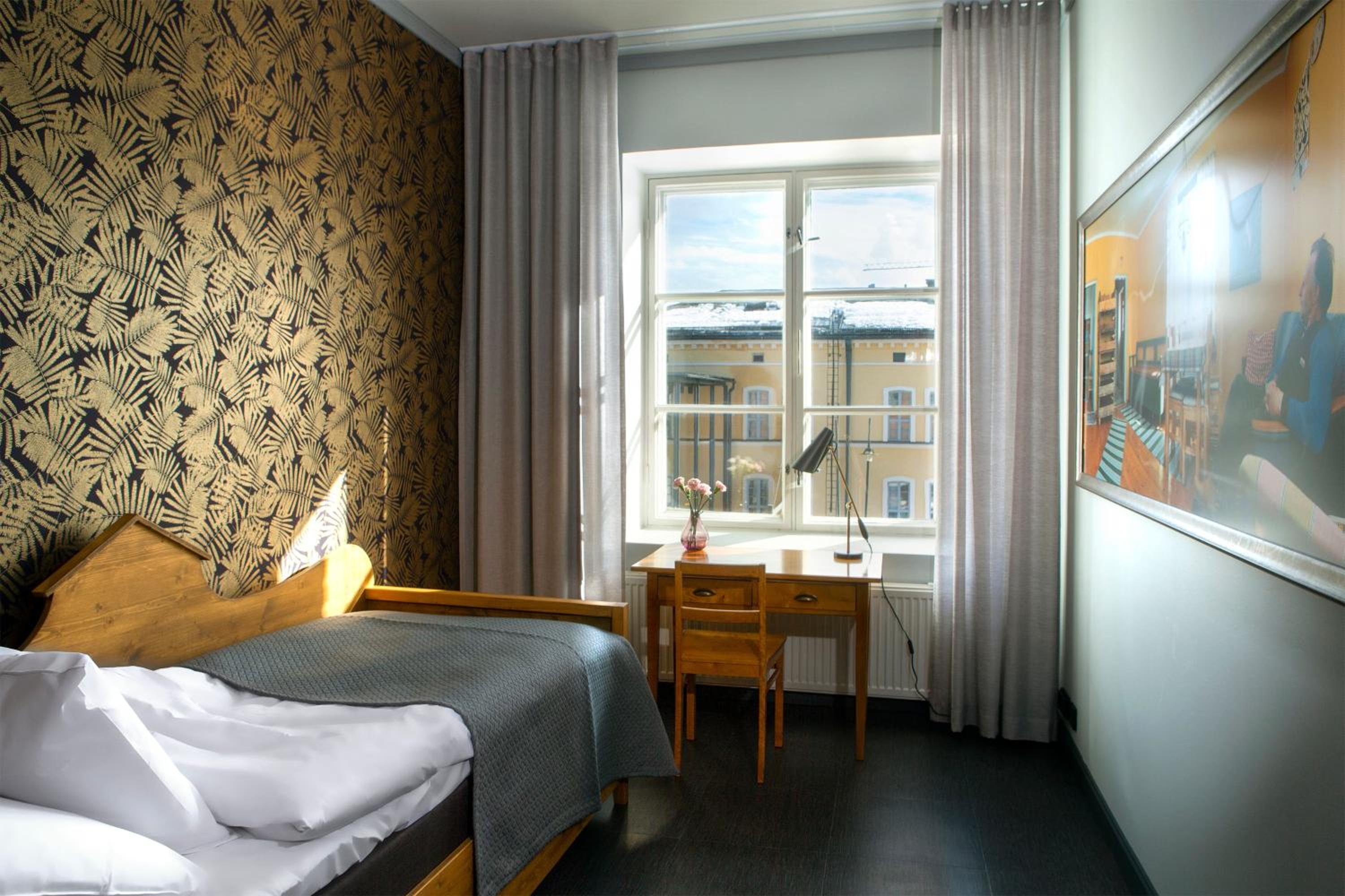 Room, Single