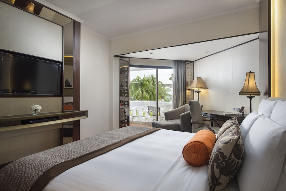 Anantara Riverside Bangkok Resort 11/43
