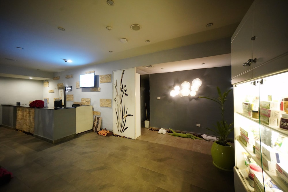 Mado Hotel 7/66