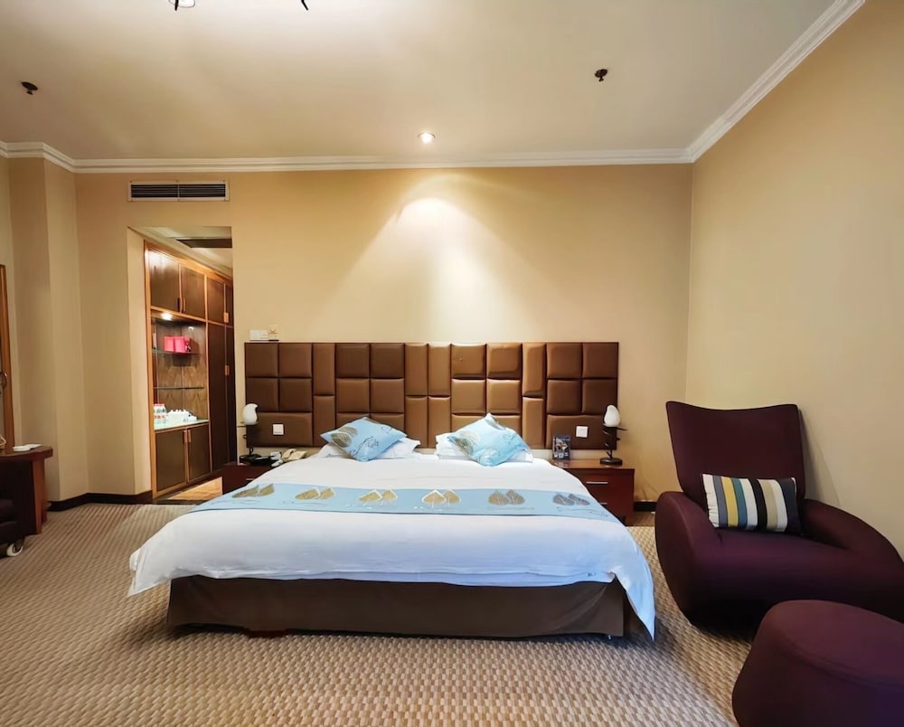Milky Way Hotel Chongqing 25/56