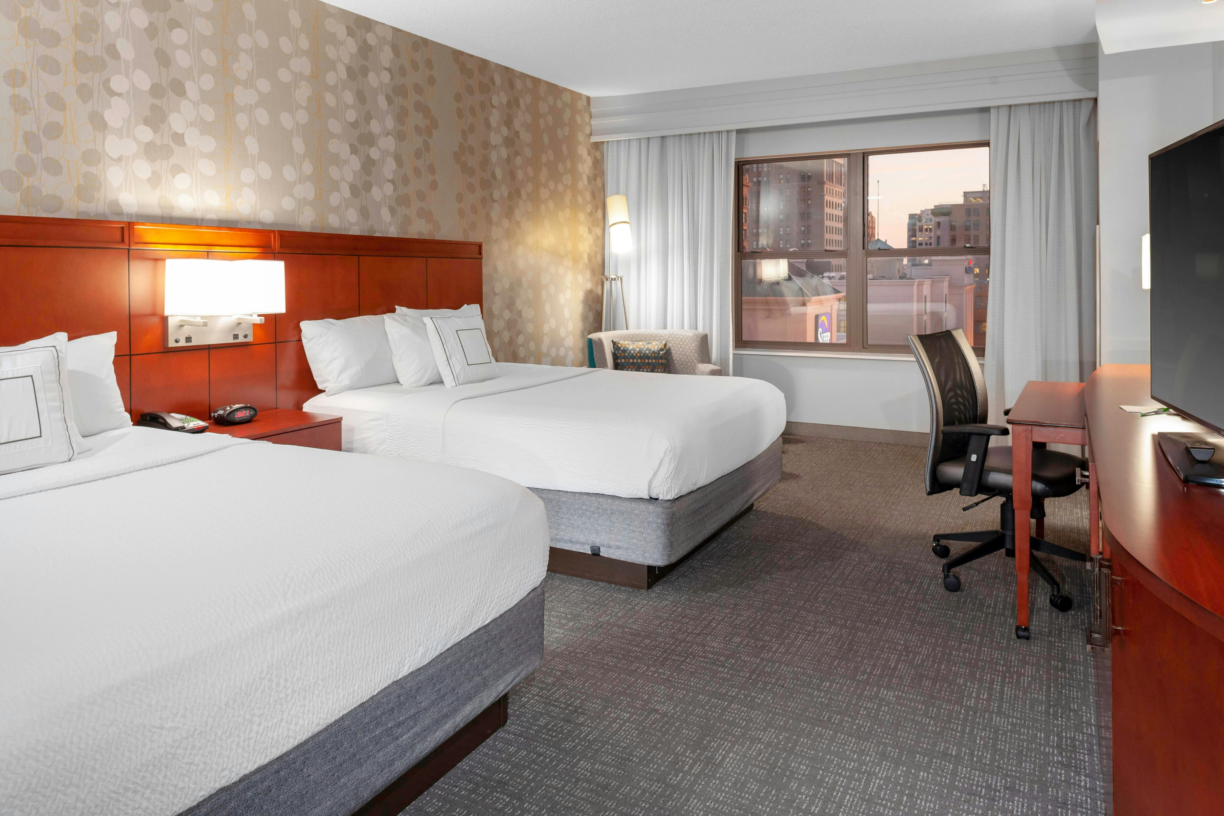 Courtyard By Marriott Downtown Memphis 6/27