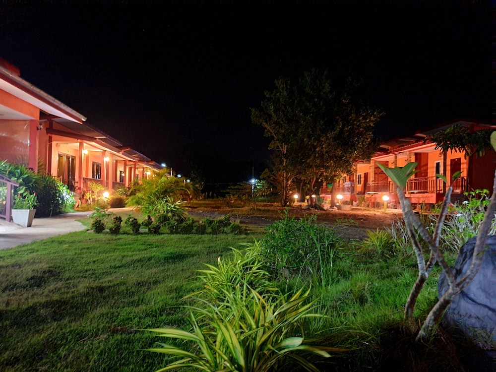 Toongyoong Longbeach Resort 33/42