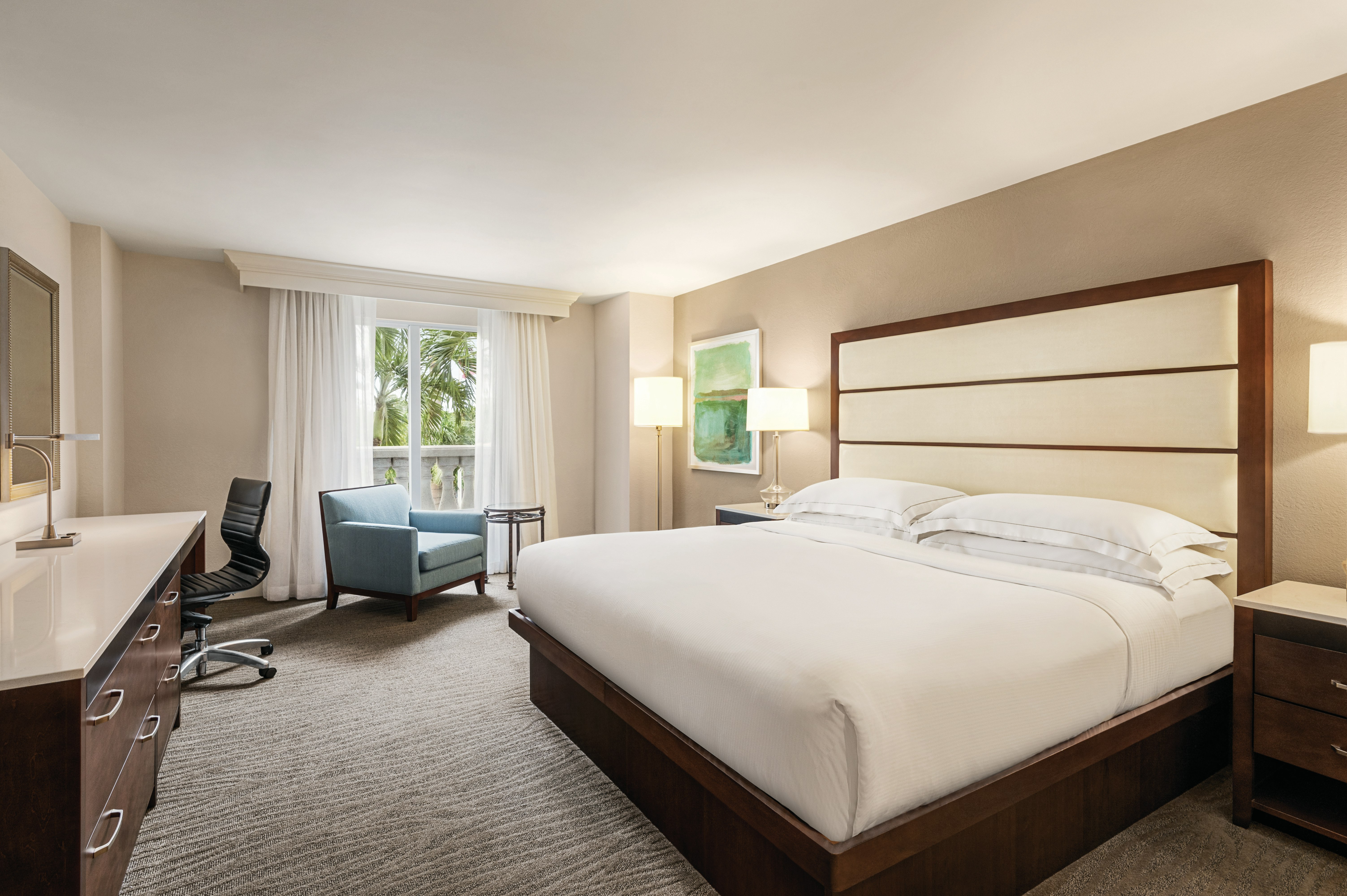 ROOM, KING BED