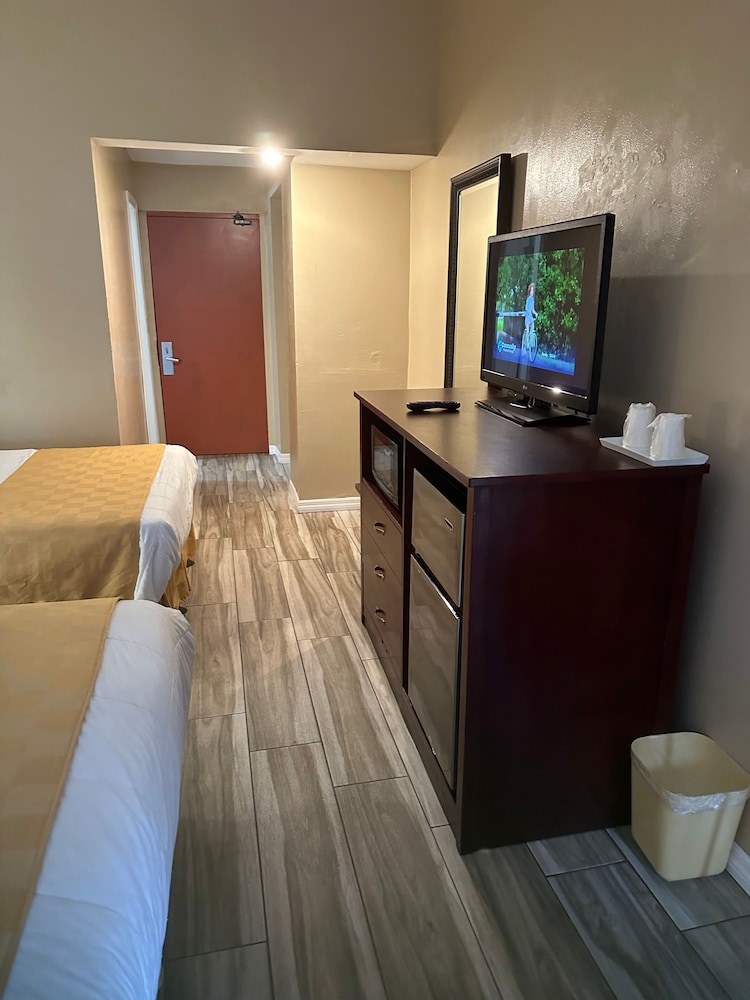 A-1 Budget Motel 25/38