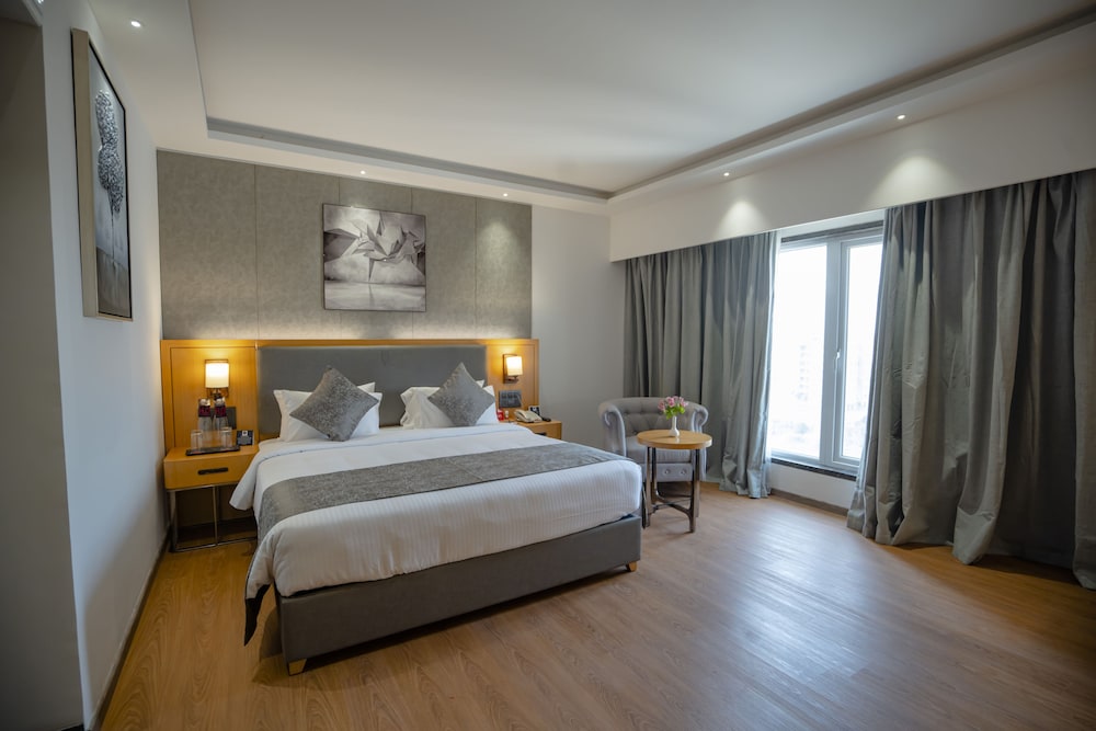 Zip by Spree Hotels Chakan 21/50