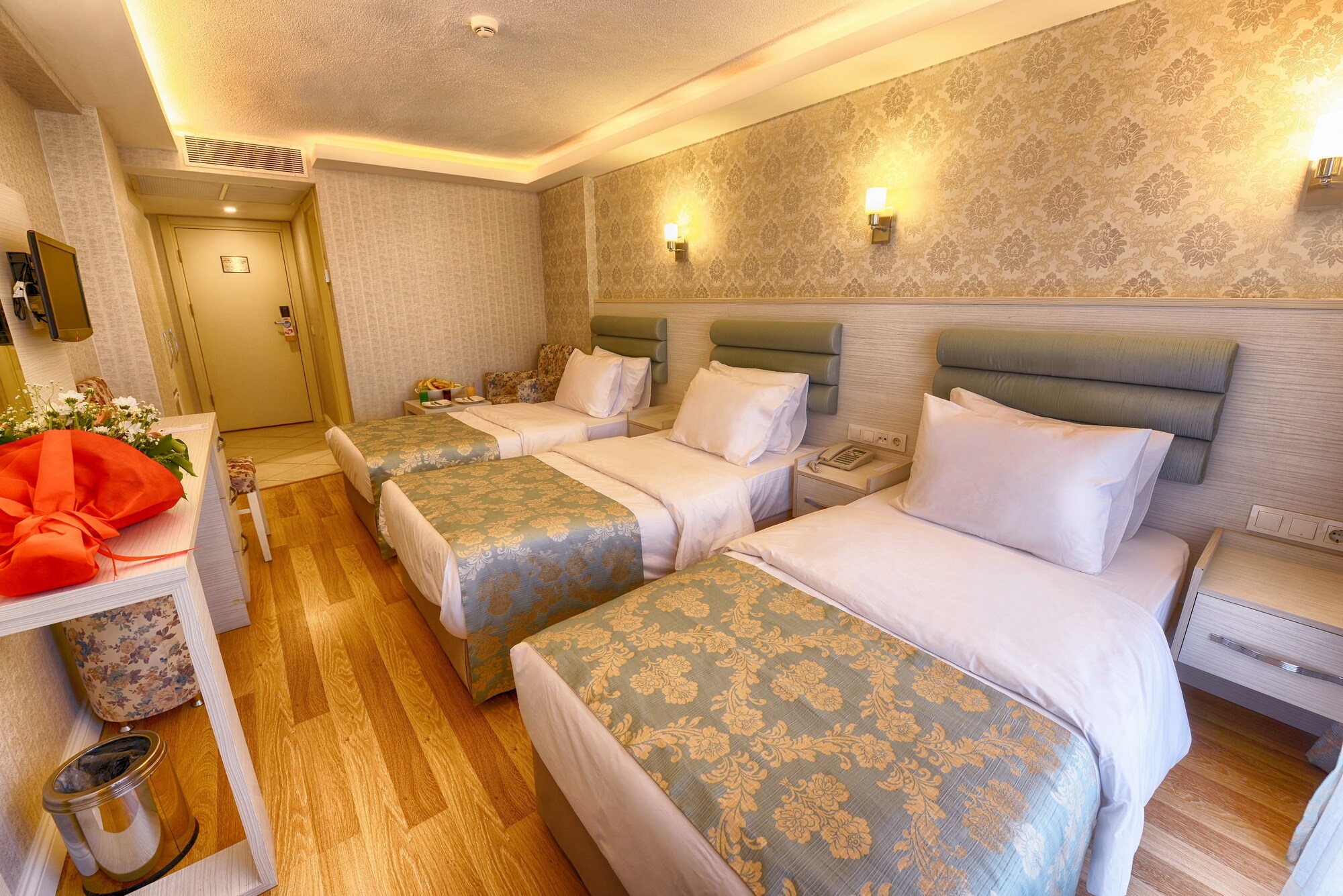 SUPERIOR, QUADRUPLE, MULTIPLE BEDS