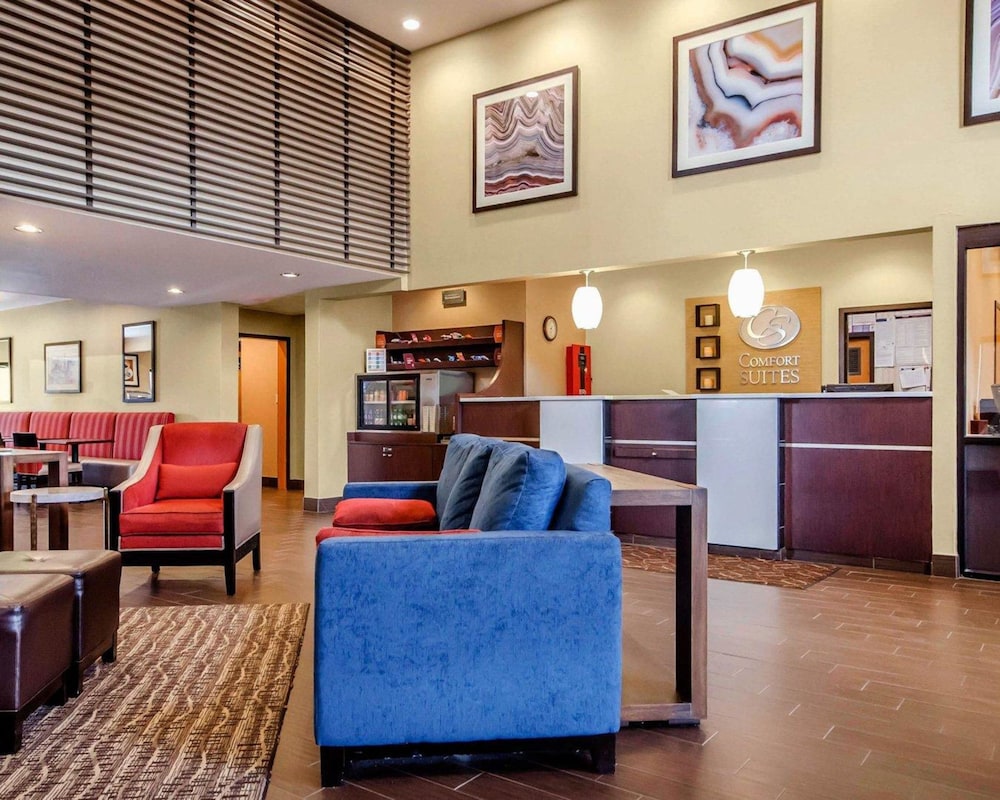 Comfort Suites Louisville East 29/38