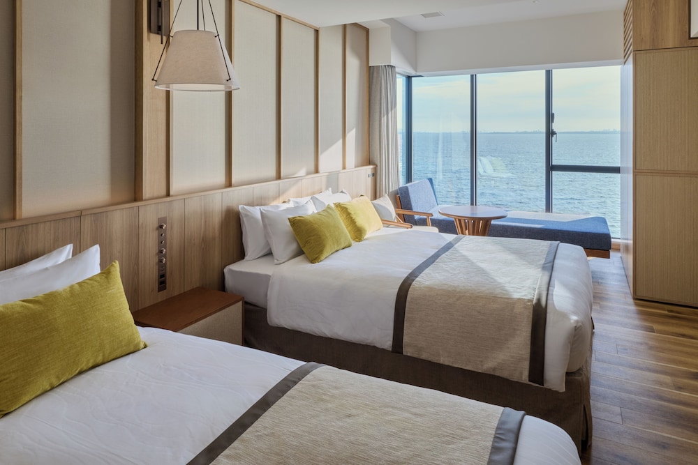 Deluxe, 2 Double Beds, Ocean Front, Sofa, Corner، Grand Monday Resort Tokyo Bay Maihama 3/9