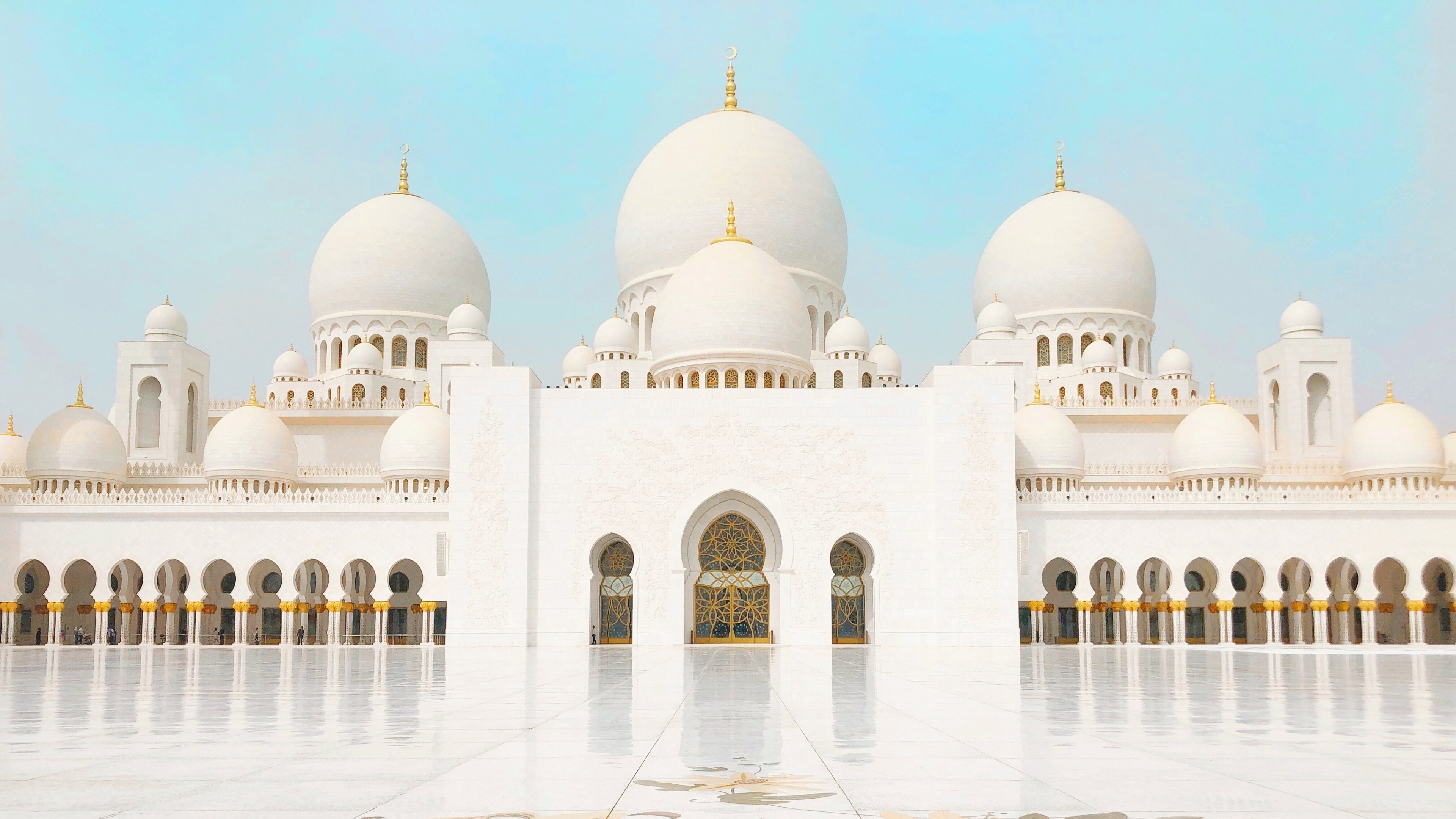 INTERCONTINENTAL ABU DHABI RESIDENCE 64/65
