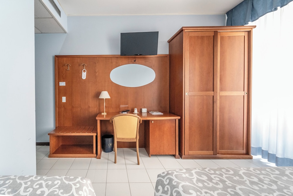 Hotel Italia 10/61