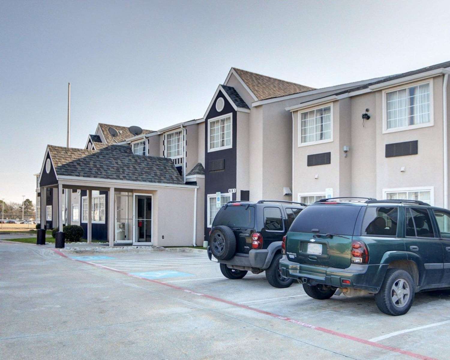 Rodeway Inn & Suites Lewisville I-35 6/8