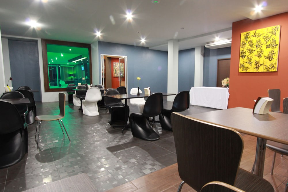 Trendy Hotel 39/44