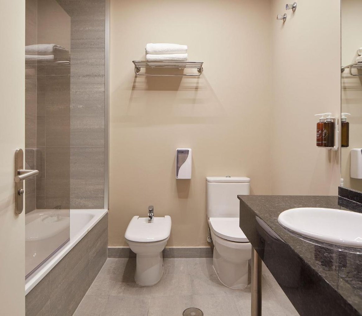 Hotel Sukha 25/26