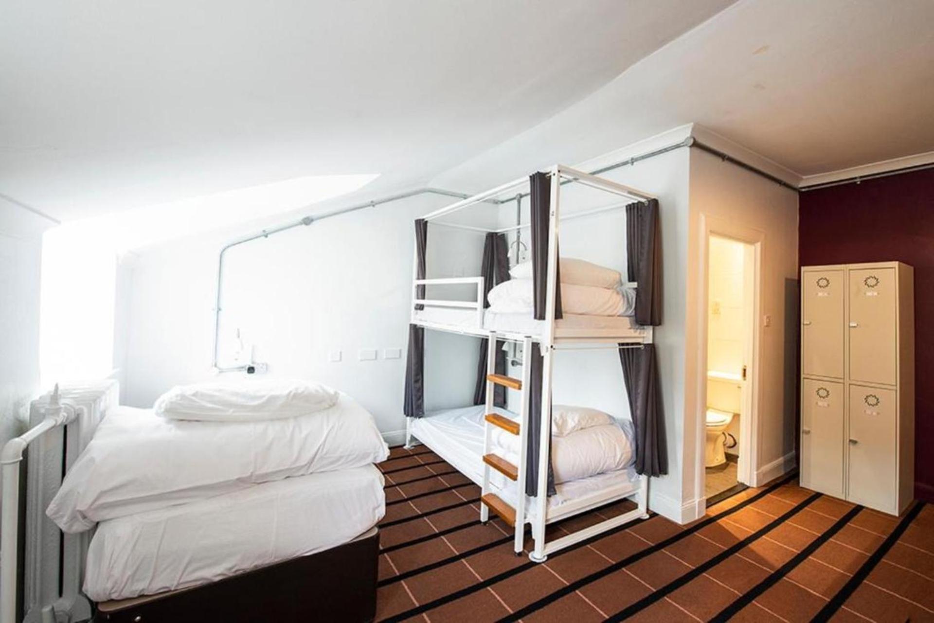 Private, Single Bed, 5 Beds