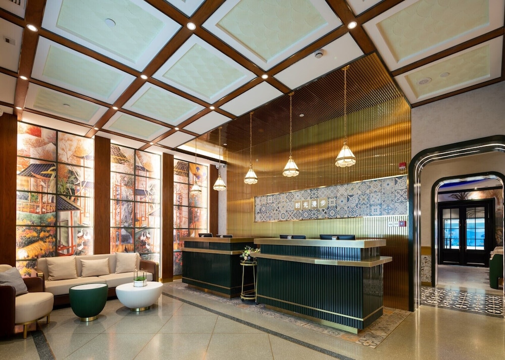 Lobby at Nostalgia S Hotel (Beijing Xi Dan Jinrong Street), BEIJING