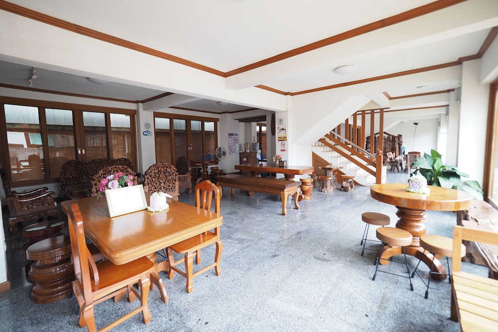 Fah Place Hotel 21/26
