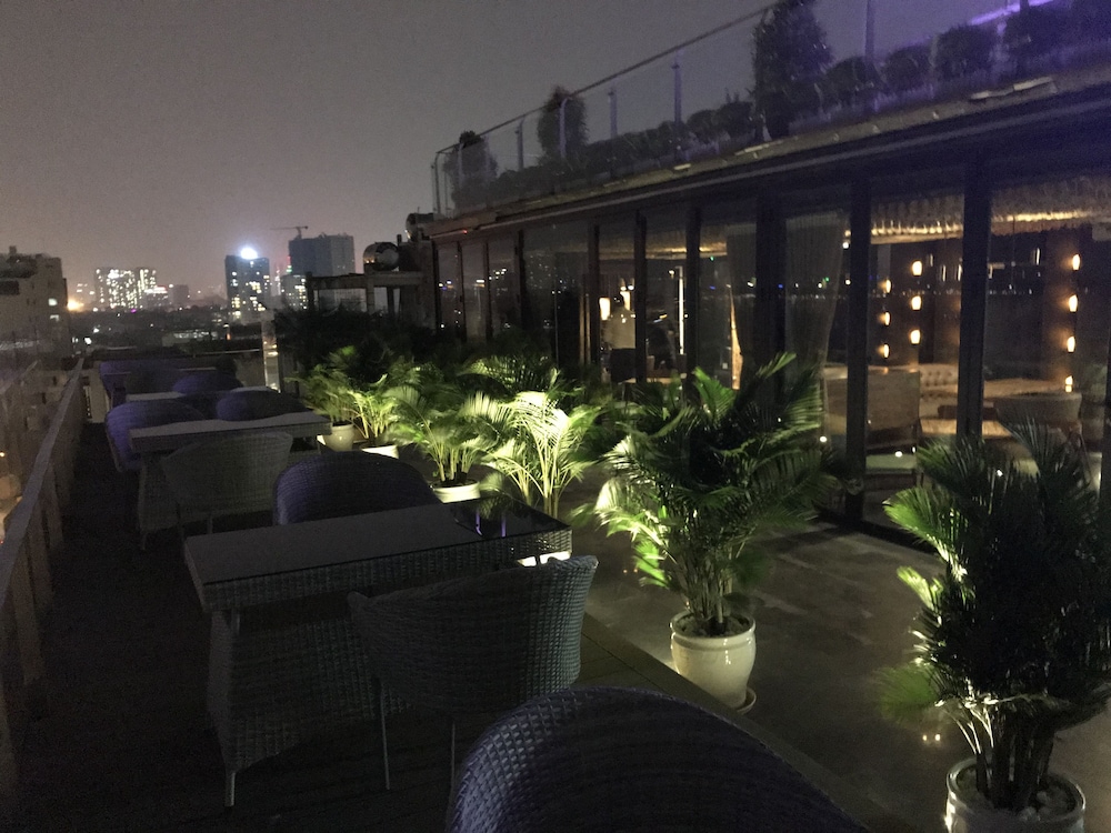 Parosand Hanoi Hotel & Apartment 7/50