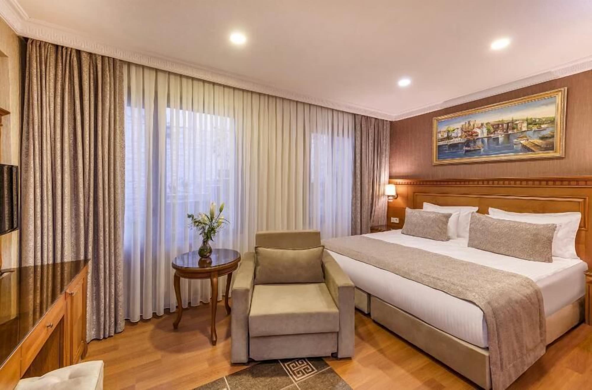 DELUXE, SUITE, KING BED, GARDEN AREA