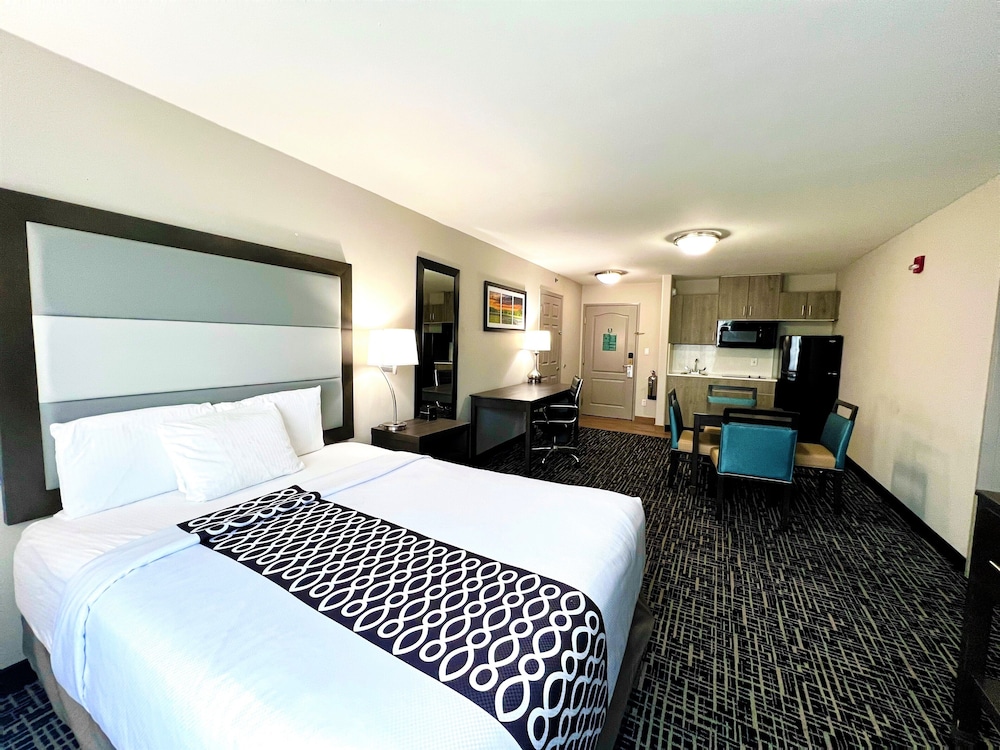 La Quinta Inn & Suites by Wyndham Pharr North McAllen 26/58
